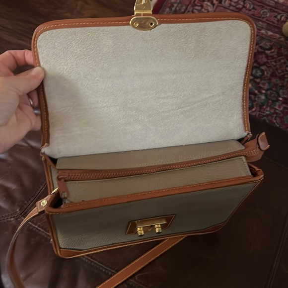 Dooney and Bourke purse - Picture 8 of 13